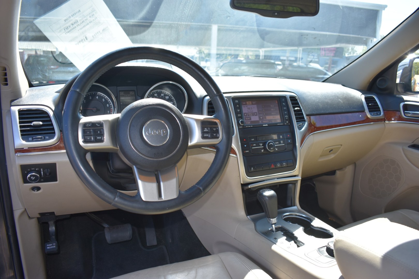 2013 BLACK JEEP GRAND CHEROKEE Limited 4WD (1C4RJFBG7DC) with an 3.6L V6 DOHC 24V engine, 5-SPEED AUTOMATIC transmission, located at 420 E. Kingsbury St., Seguin, TX, 78155, (830) 401-0495, 29.581060, -97.961647- Photo#3
